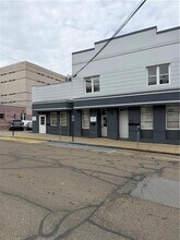 Building Photo - 120 S Washington St