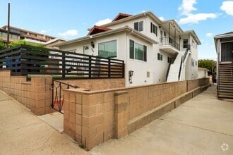 Building Photo - 740 W 27th St