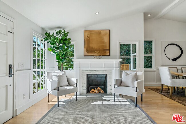 Foto del edificio - 332 N Norton Ave