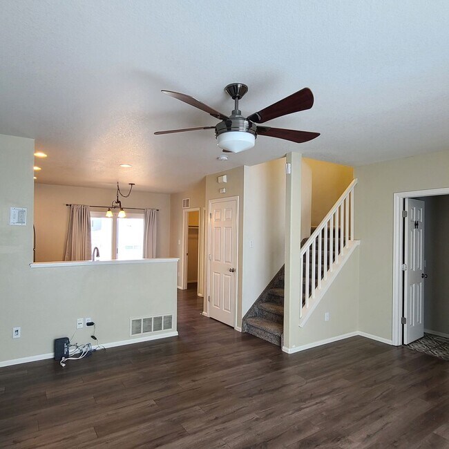 Foto del edificio - 6316 Riverdale Dr