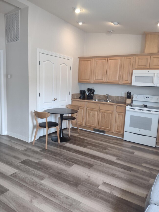 925 Wilson St Unit 2, Pinedale, WY 82941 Room for Rent in Pinedale, WY