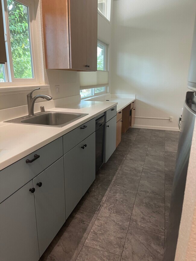 Kitchen - 4707 Bamboo Way