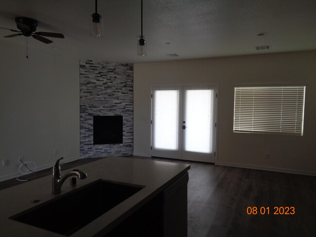 Building Photo - 41504 Sierra Vista Dr