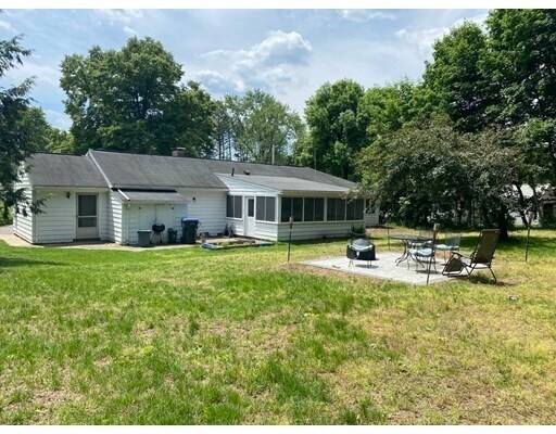 Building Photo - 22 Hemlock Dr