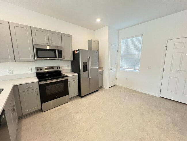 Building Photo - 2961 Skyline Lp