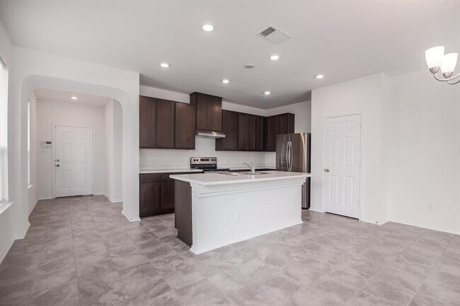 Building Photo - 210 Adeline Dr