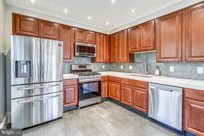 Foto del edificio - 307 Fallsgrove Dr