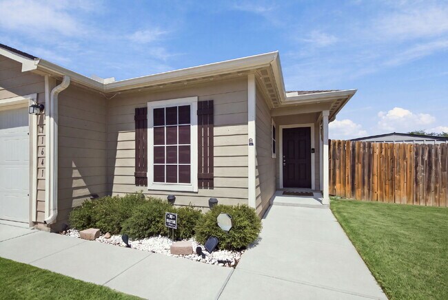 Building Photo - Spacious 4-Bedroom Home Near Lackland AFB with Private Backyard