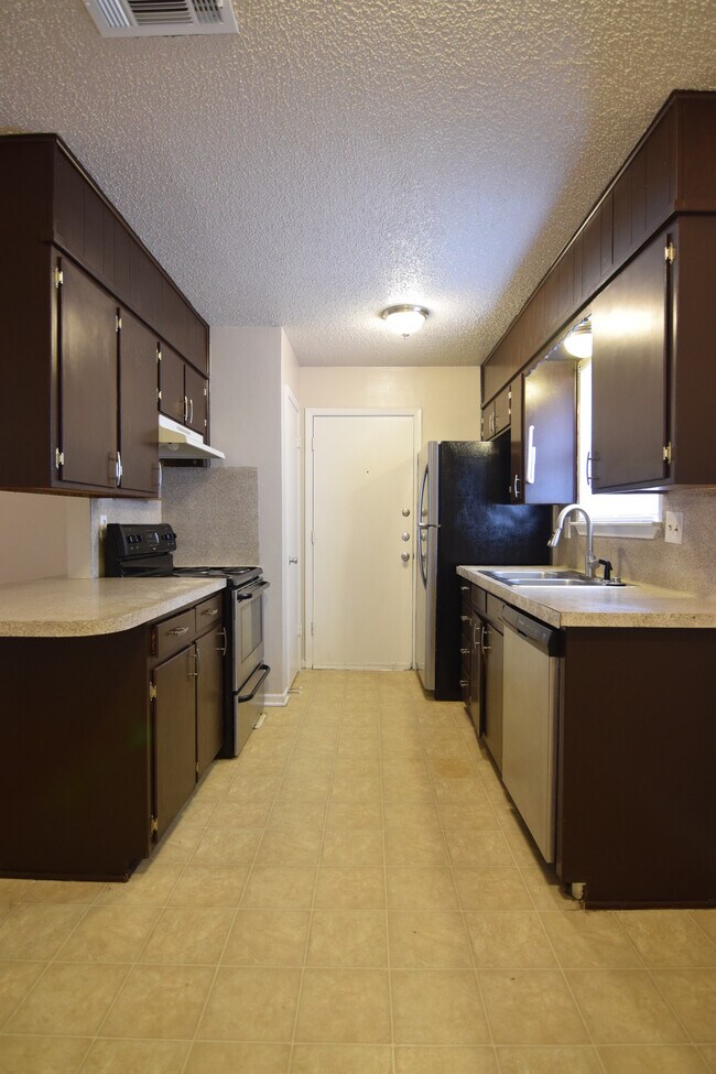 Foto del edificio - 107 Myra Lou Ave