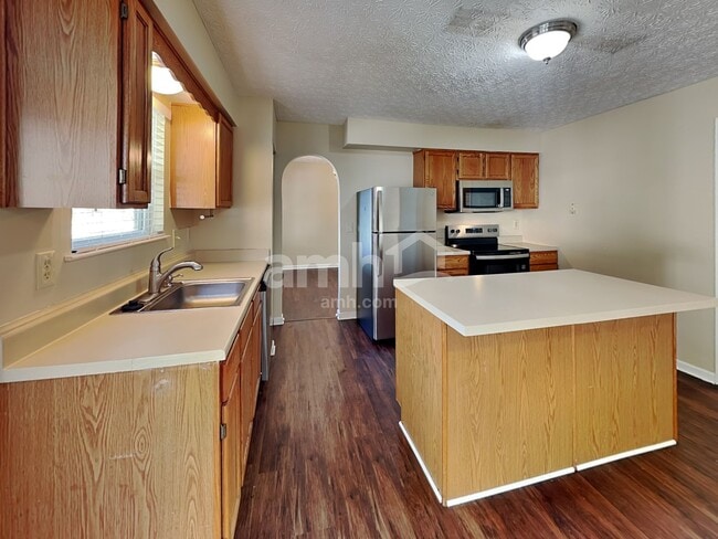 Foto del edificio - 2419 Hoose Dr