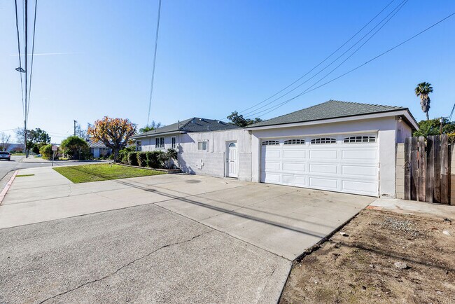 Building Photo - 12231 Acacia Ave