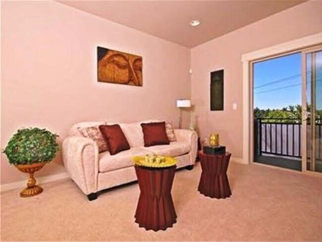 Foto del edificio - Beautiful townhouse 3 beds 2.5 baths.