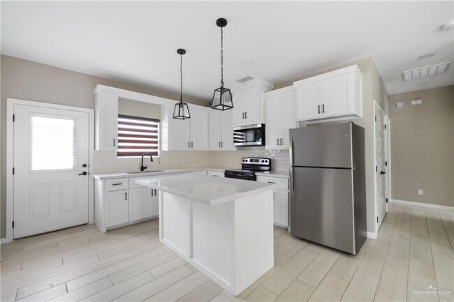 Foto del edificio - 2202 N Hester St