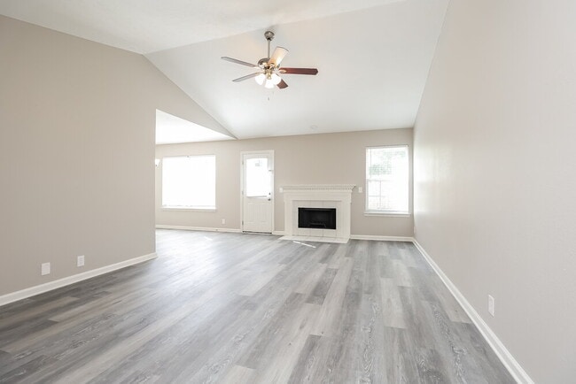 Foto del edificio - 849 Lavergne Ln