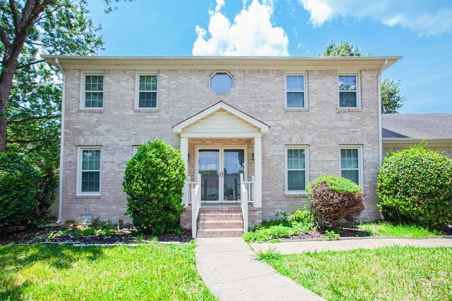 Photo - 1513 Narbonne Ct House