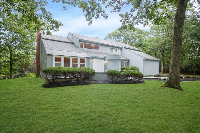 Building Photo - 12 N Ridge Rd