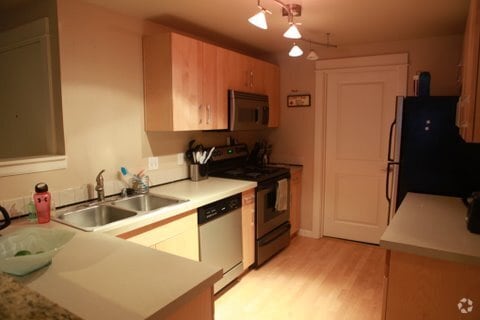 Building Photo - 724 Kirkland Cir