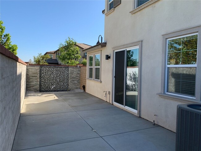 Building Photo - 30349 Village Knoll Dr