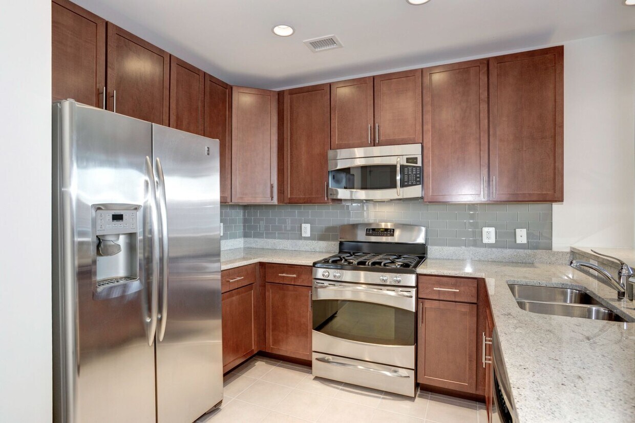 Vantage Mosaic Apartments in Falls Church, VA