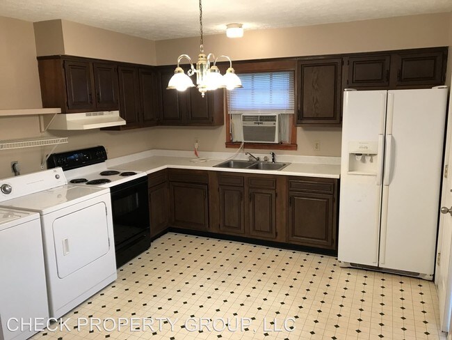 Building Photo - 3 br, 1 bath House - 420 Old Mill Road