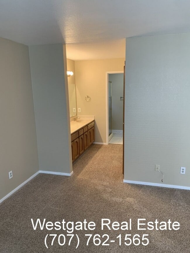 Building Photo - 1425 Dandelion Way
