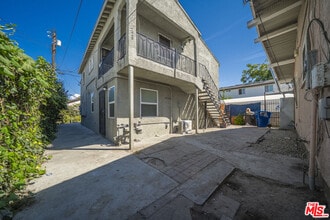 Building Photo - 229 E 85th St