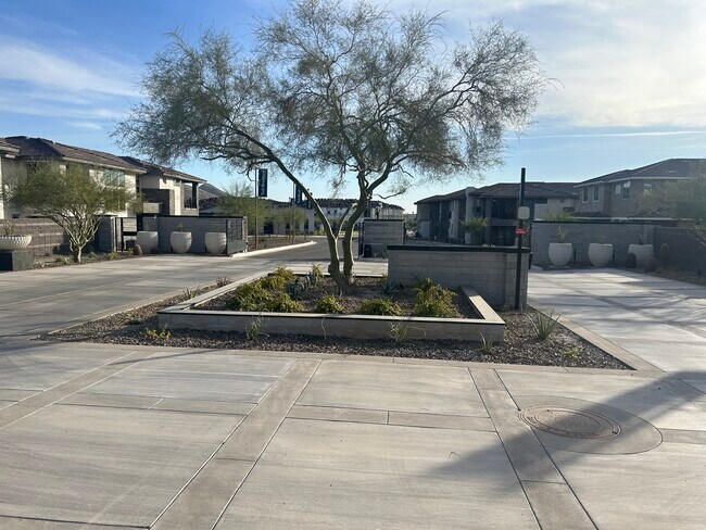 Foto del edificio - 2121 W Sonoran Desert Dr
