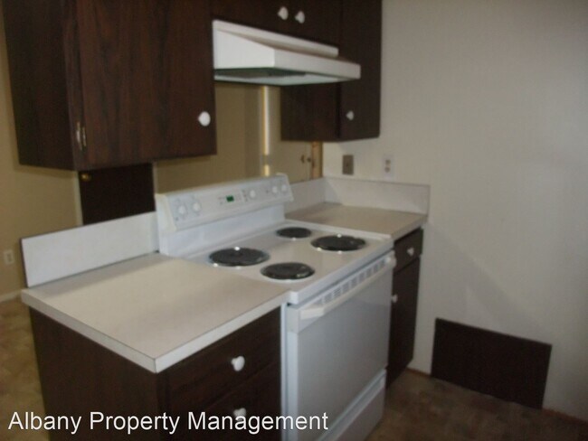 Foto del edificio - 3 br, 1 bath House - 1865 SE Bethel St