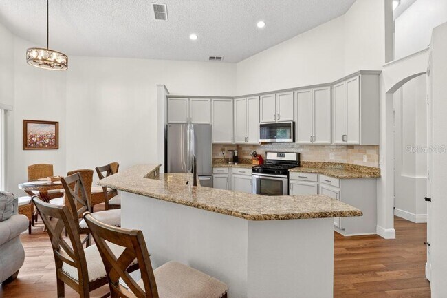 Foto del edificio - 5477 Glen Oak Pl