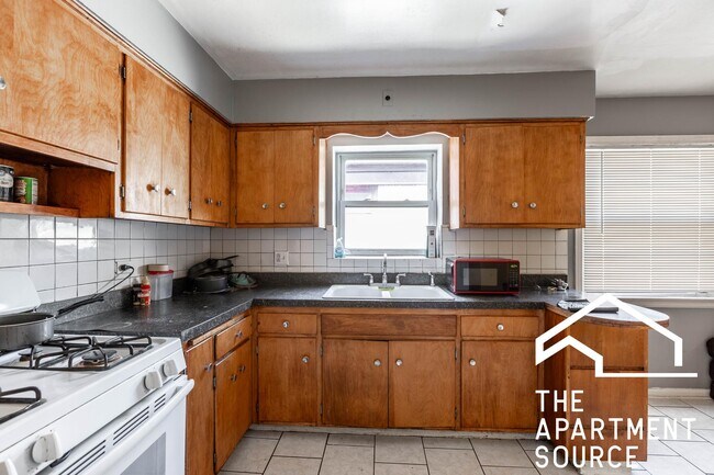 Building Photo - 125 Custer Ave