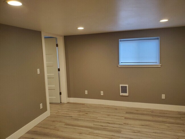 Foto del edificio - Recently Remodeled One Bedroom in Goose Ho...