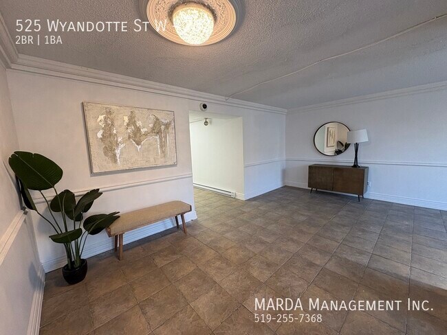 Photo du bâtiment - NEWLY RENOVATED 2 BED/1 BATH APT - DOWNTOW...