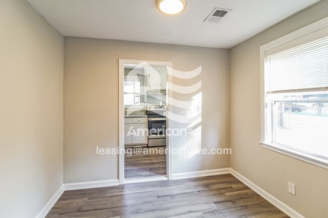 Building Photo - 3314 Albert St