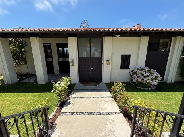 Foto principal - 2801 Palos Verdes Dr W