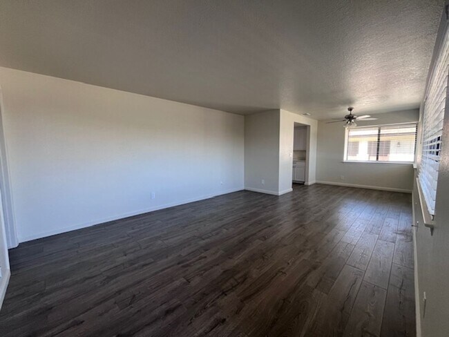 Building Photo - Spacious Renovated Southside Apartment!