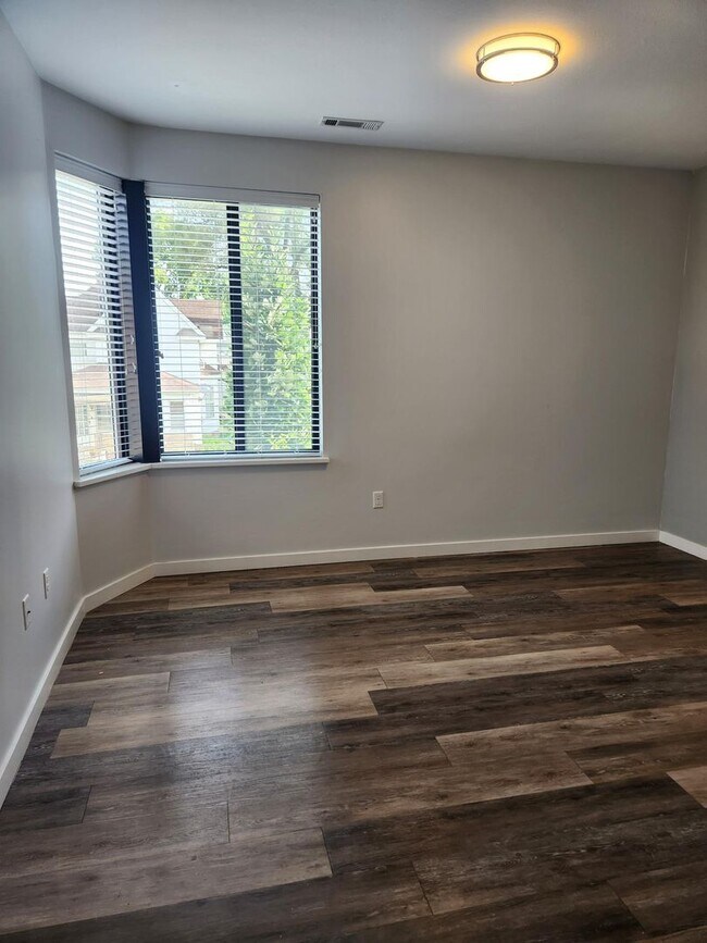 Interior Photo - River Rock Apartments