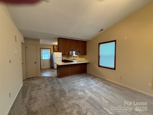 Foto del edificio - 131 Pine Meadow Ln