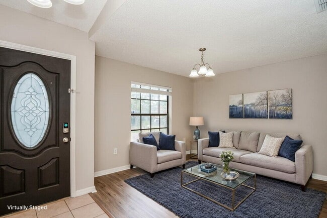 Foto del edificio - 4812 Pierce Arrow Dr