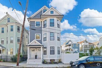Building Photo - 95 Robey St