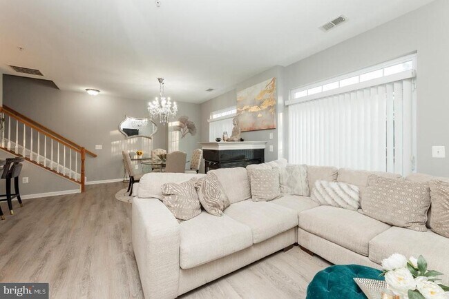 Foto del edificio - 13949 Hollow Wind Way