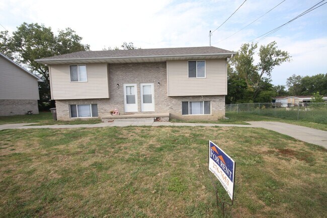 Building Photo - 18/20 E Kenyon Ave