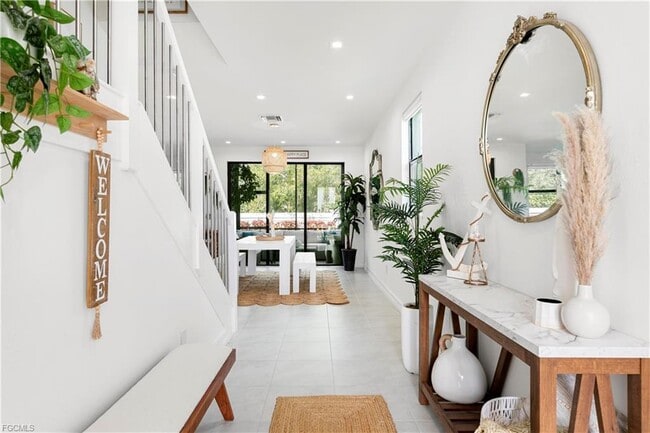 Foto del edificio - 7578 Rockefeller Dr