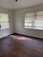 Building Photo - 6303 Belcrest St