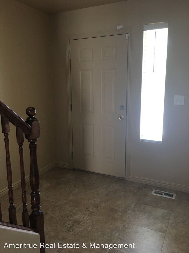 Foto del edificio - 5 br, 3 bath House - 171 E 1170 S