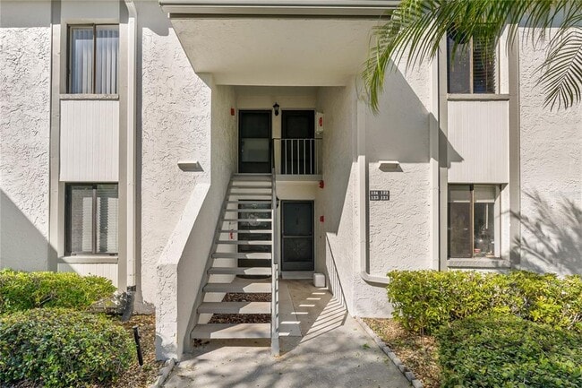Building Photo - 122 E Cypress Ct