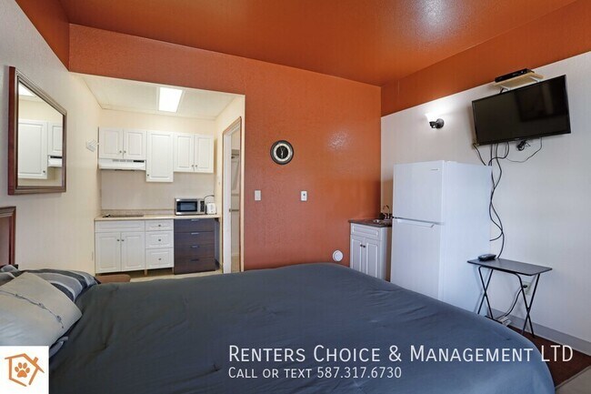Building Photo - Bachelor Suite, Fully Furnished, Dog Frien...