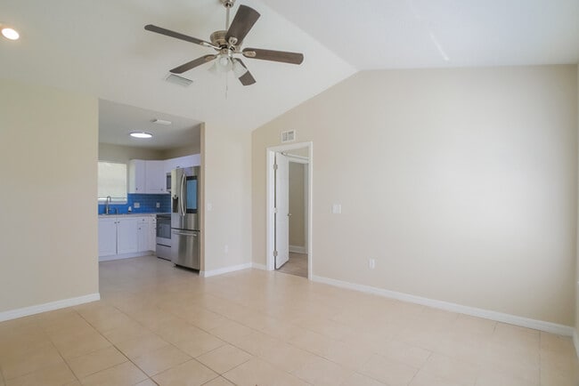 Foto del edificio - 1115 N Brevard St