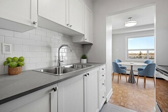 Building Photo - Silvercreek Terrace