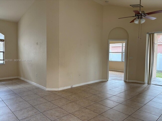 Foto del edificio - 3964 NE 11th Dr