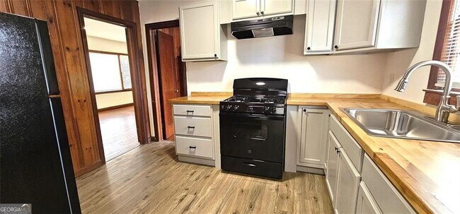 Foto del edificio - 320 Adair St